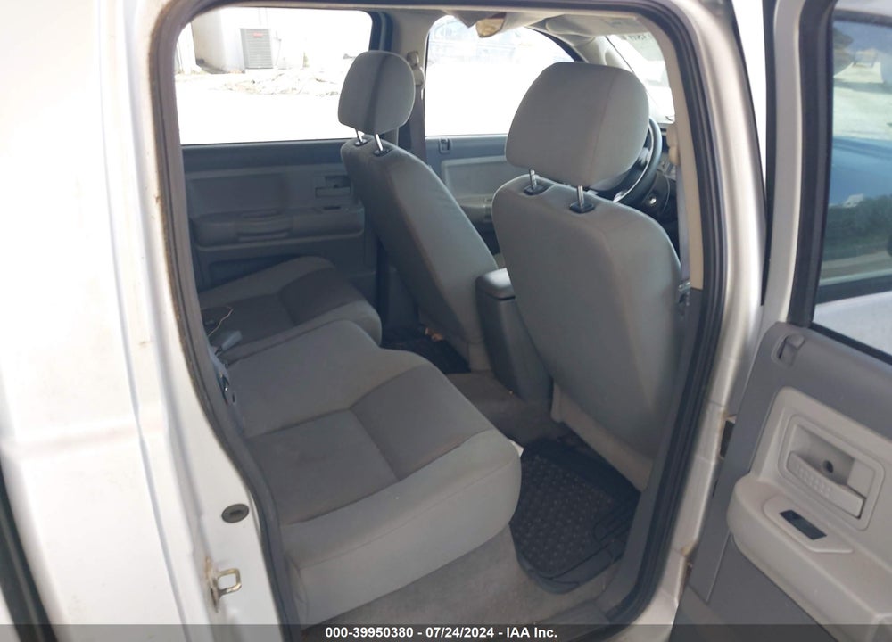 2005 DODGE DAKOTA SLT VIN: 1D7HW48KX5S169023