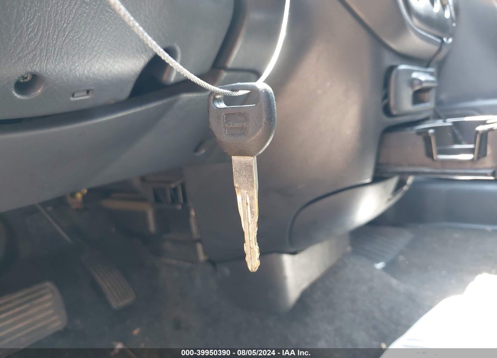 2000 HONDA CR-V LX VIN: JHLRD1844YC063592