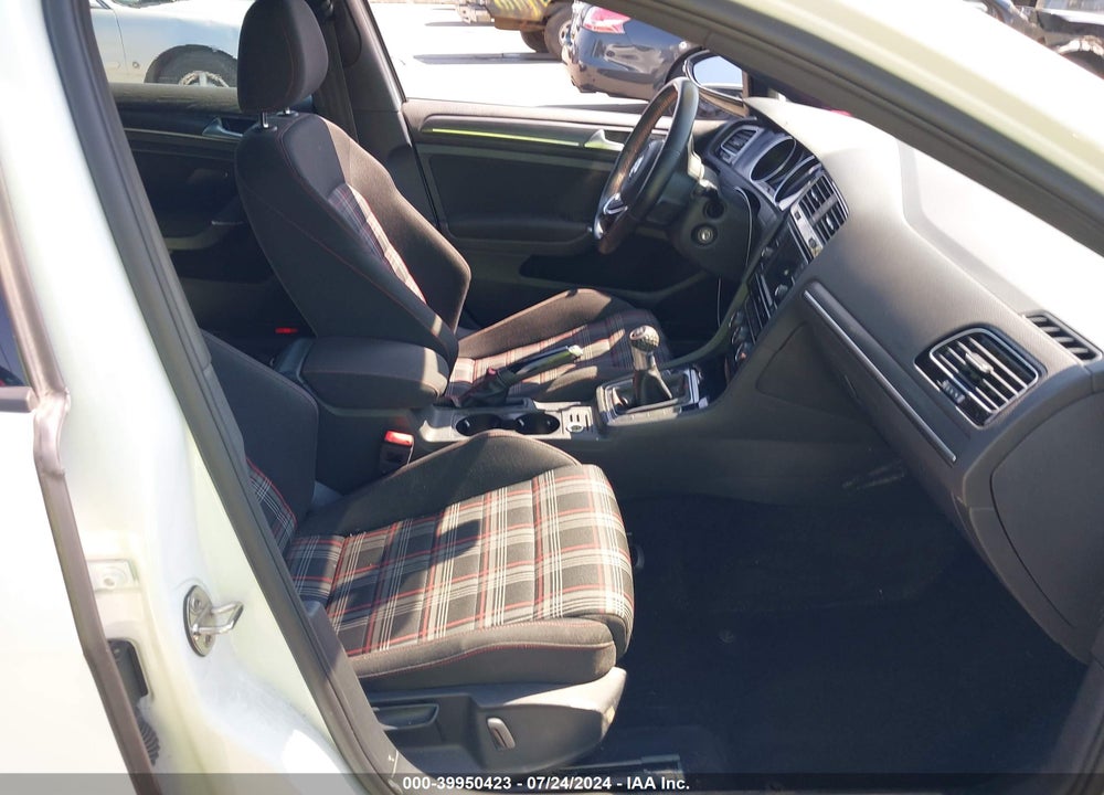 2018 VOLKSWAGEN GOLF GTI 2.0T AUTOBAHN/2.0T S/2.0T SE VIN: 3VW547AU8JM281013