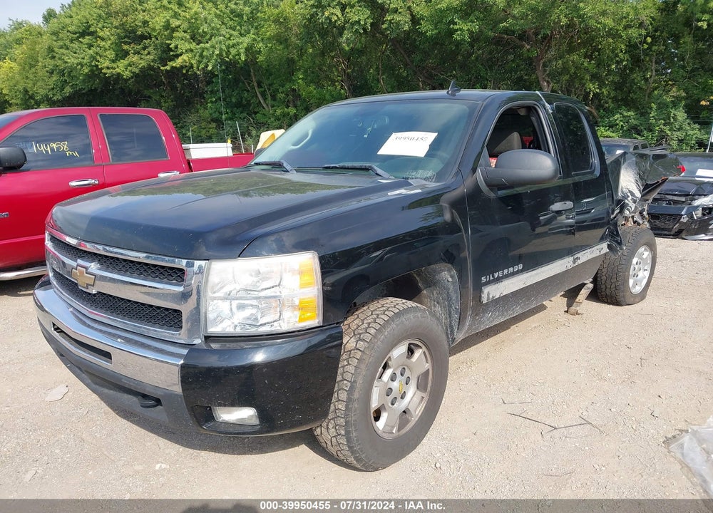 2011 CHEVROLET SILVERADO 1500 LT VIN: 1GCRKSE32BZ459819