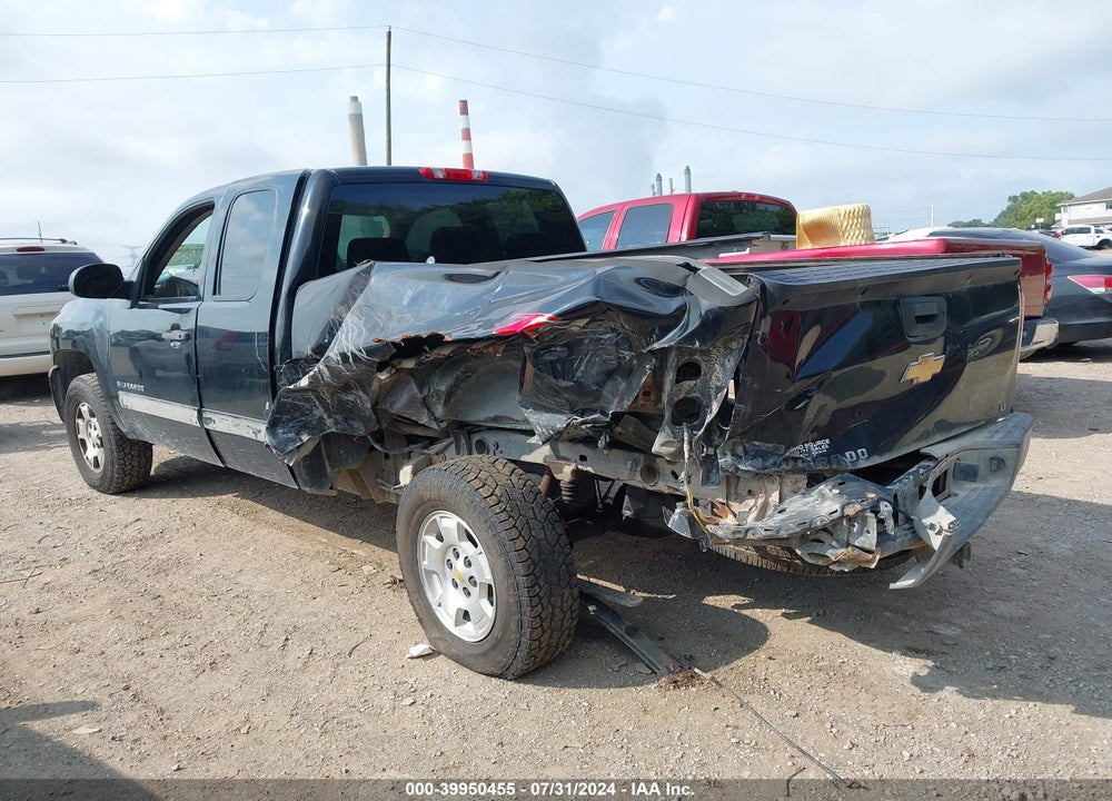2011 CHEVROLET SILVERADO 1500 LT VIN: 1GCRKSE32BZ459819