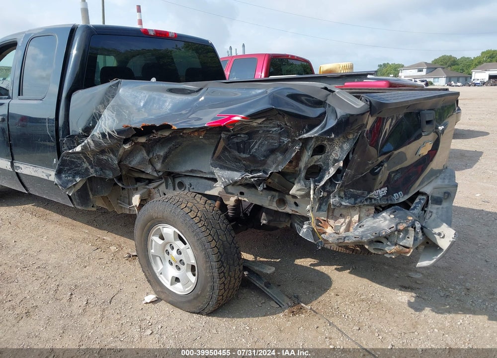 2011 CHEVROLET SILVERADO 1500 LT VIN: 1GCRKSE32BZ459819