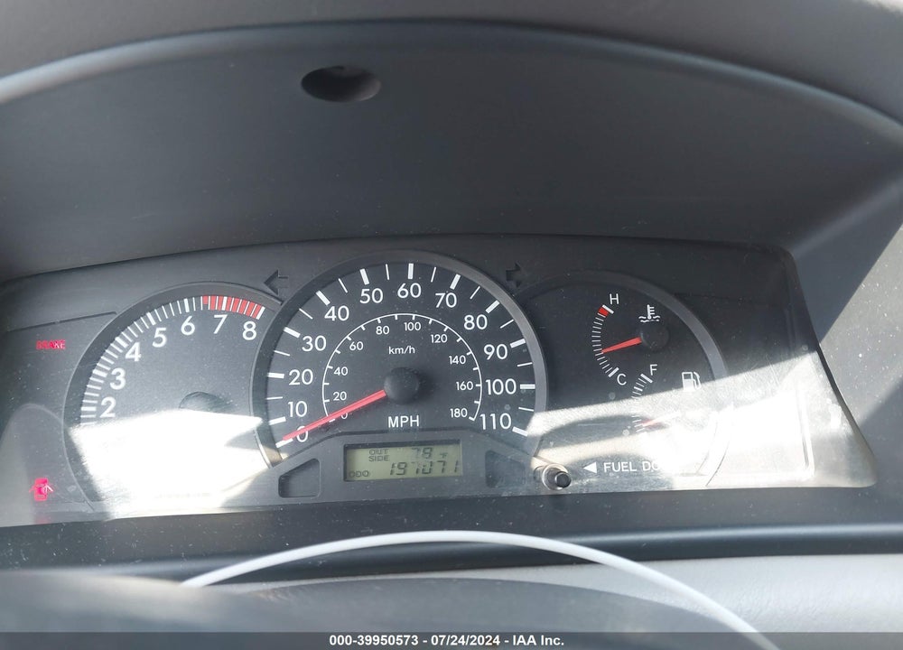 2003 TOYOTA COROLLA CE/LE VIN: JTDBR32E830008229