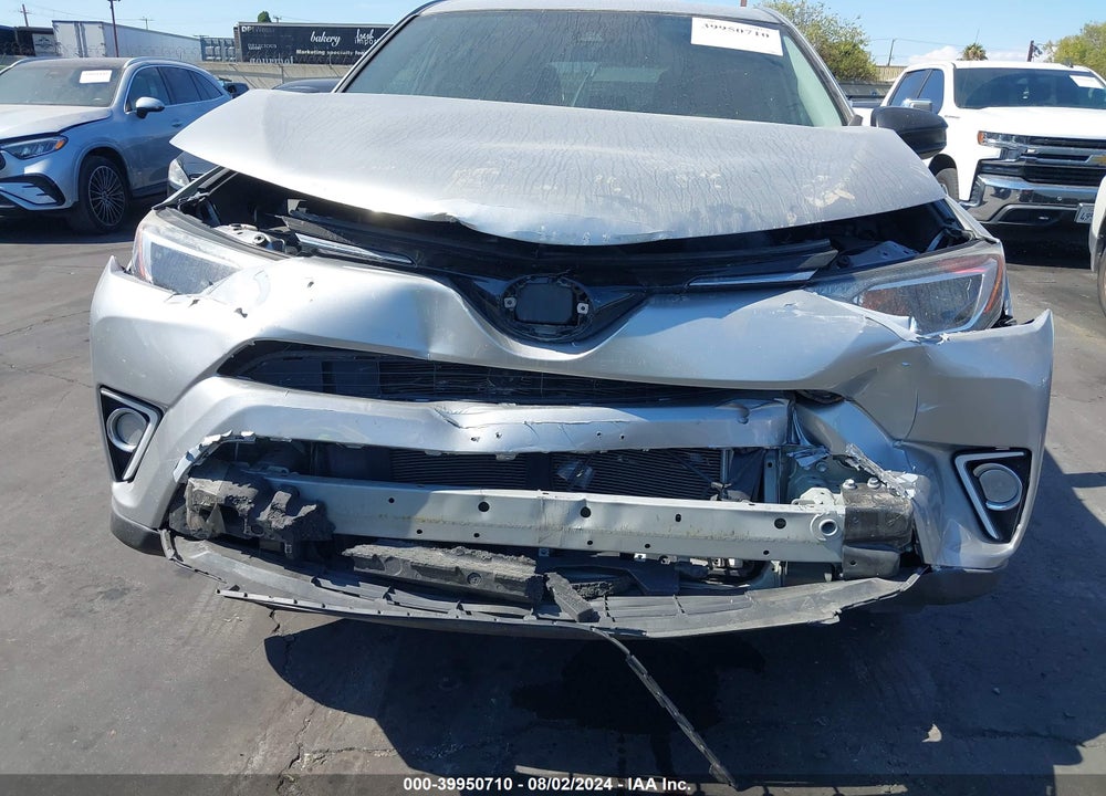 2018 TOYOTA RAV4 LE VIN: 2T3ZFREV4JW443974