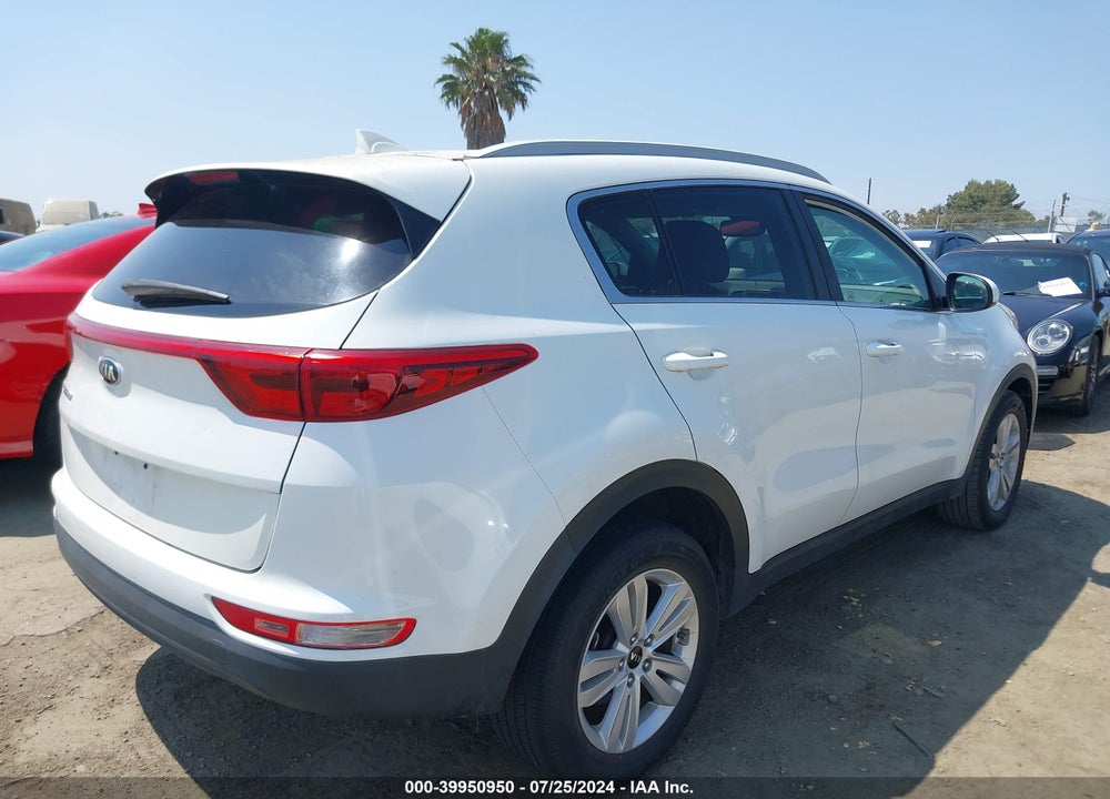 2018 KIA SPORTAGE LX VIN: KNDPM3AC6J7329016