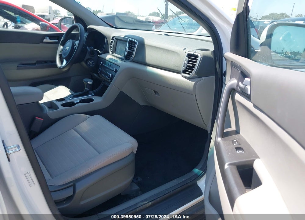 2018 KIA SPORTAGE LX VIN: KNDPM3AC6J7329016
