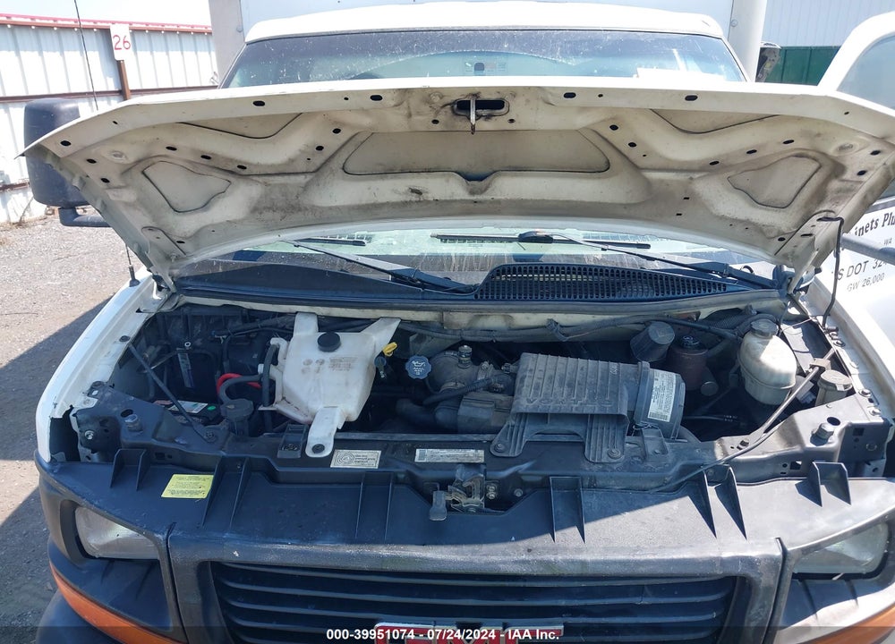 2004 GMC SAVANA CUTAWAY STANDARD W/C7L/C7N VIN: 1GDJG31U541911083