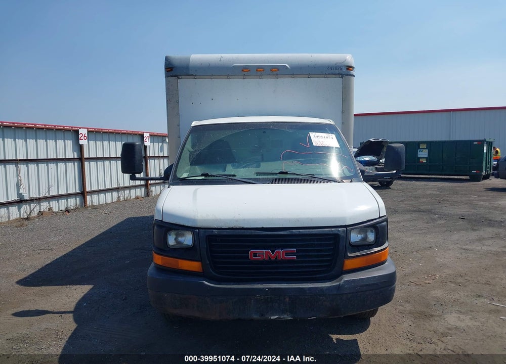 2004 GMC SAVANA CUTAWAY STANDARD W/C7L/C7N VIN: 1GDJG31U541911083