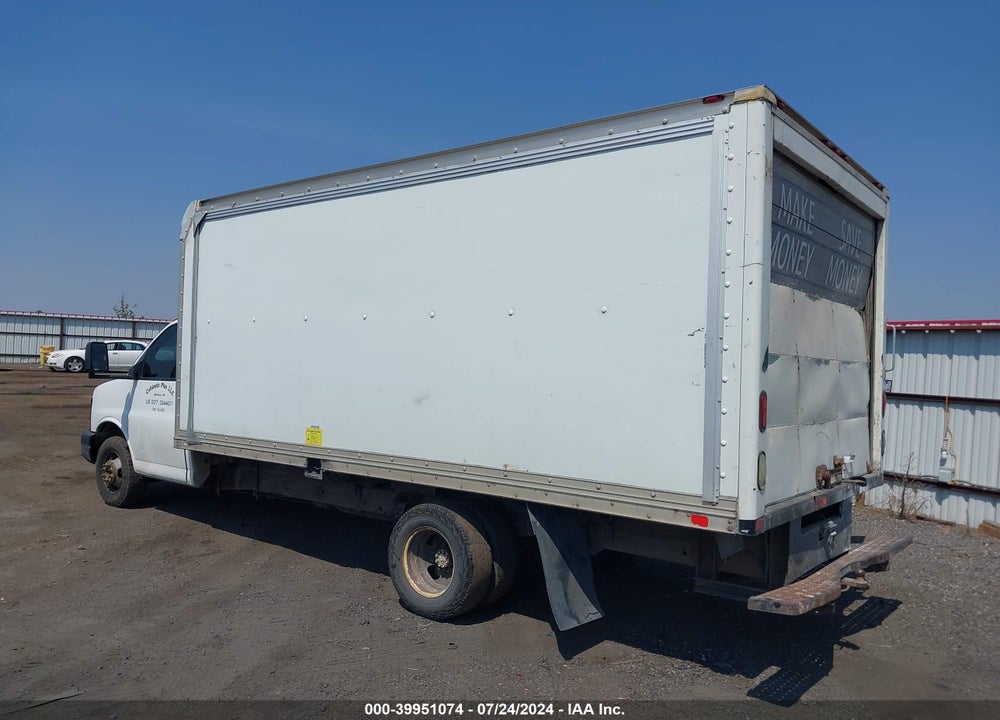 2004 GMC SAVANA CUTAWAY STANDARD W/C7L/C7N VIN: 1GDJG31U541911083