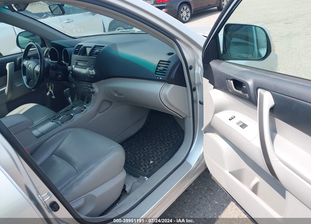 2010 TOYOTA HIGHLANDER SE V6 VIN: 5TDJK3EH3AS038058