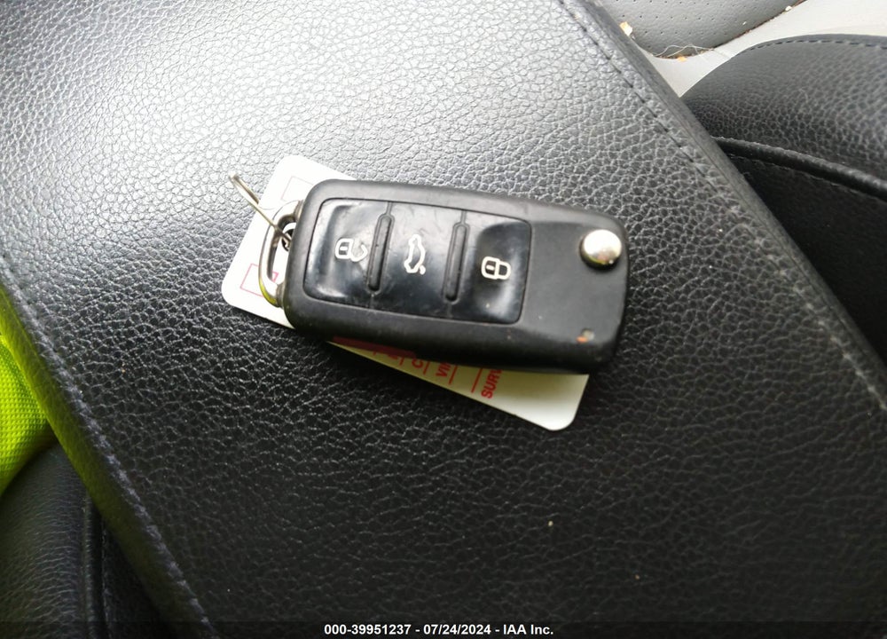 2014 VOLKSWAGEN JETTA HYBRID SEL VIN: 3VW637AJ3EM234829