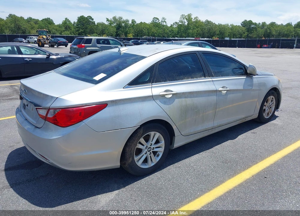 2013 HYUNDAI SONATA GLS VIN: 5NPEB4AC3DH738481