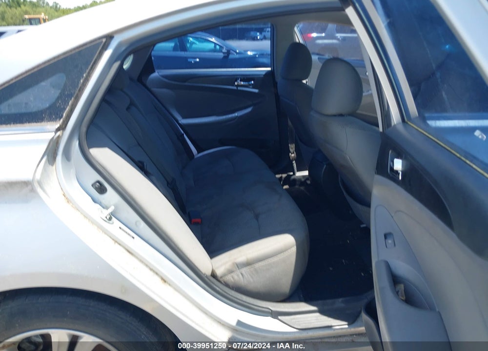 2013 HYUNDAI SONATA GLS VIN: 5NPEB4AC3DH738481
