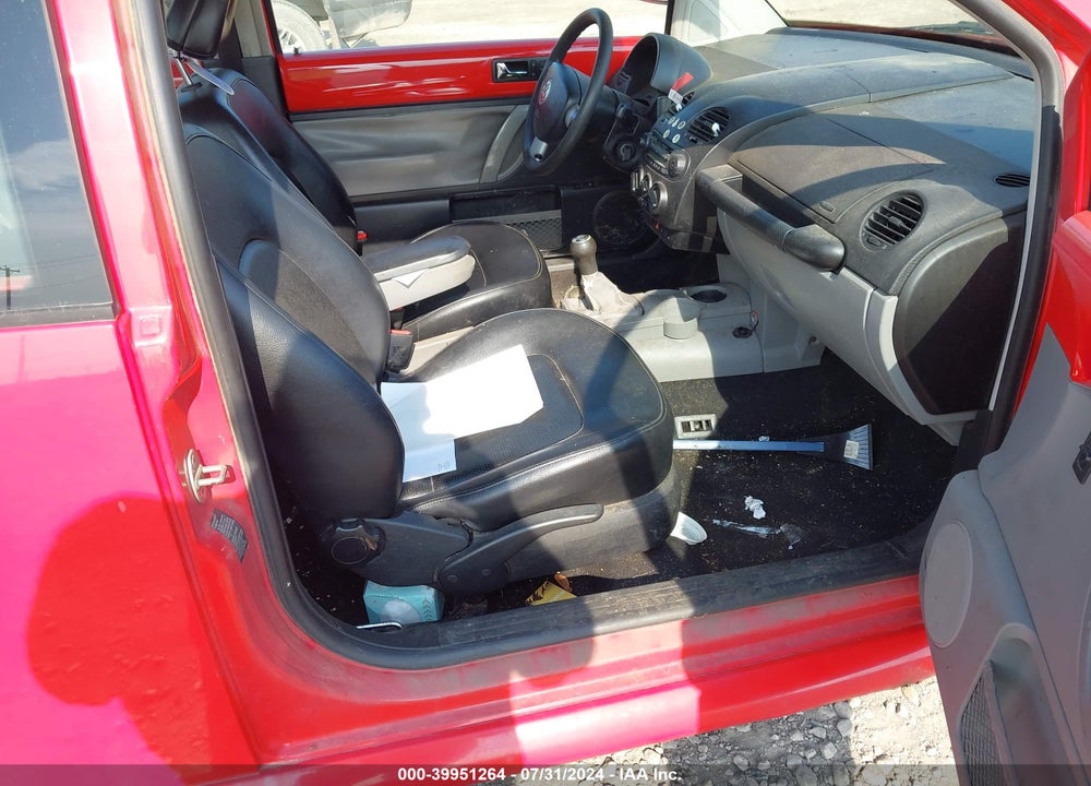 2000 VOLKSWAGEN NEW BEETLE GLS VIN: 3VWCC21C2YM458413