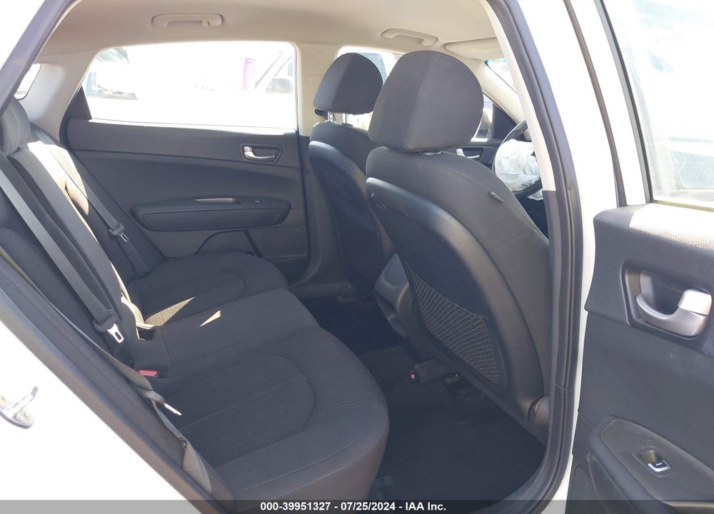 2019 KIA OPTIMA LX VIN: 5XXGT4L36KG349636