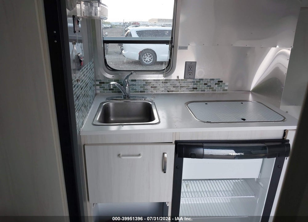 2019 AIRSTREAMS TRAILER VIN: 1STHRAC17KJ545811