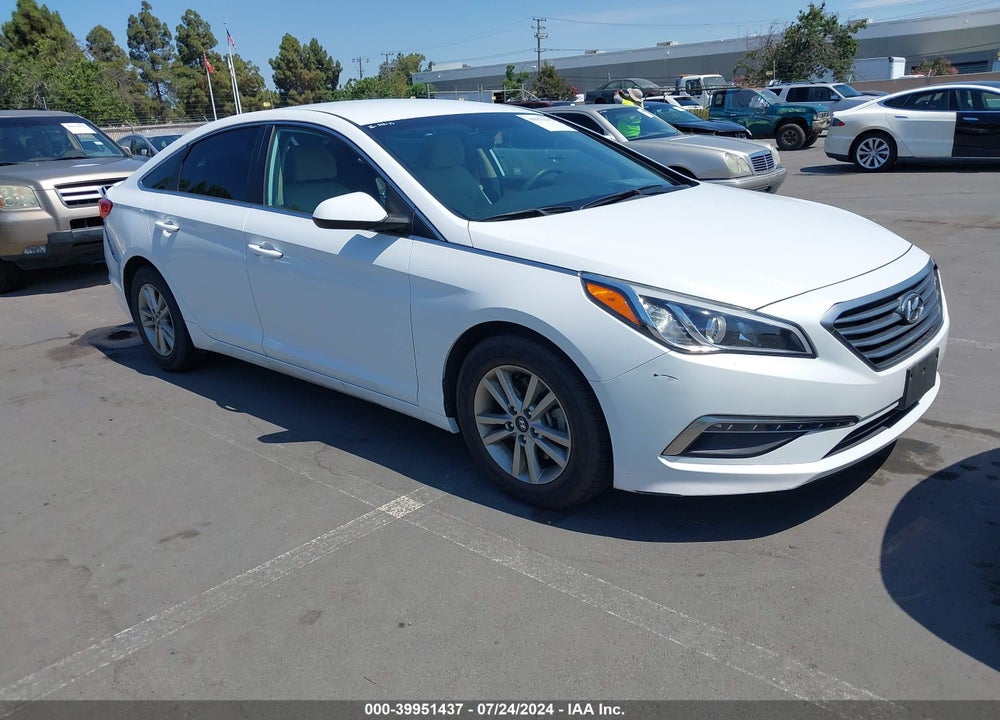 2015 HYUNDAI SONATA SE VIN: 5NPE24AF9FH026795