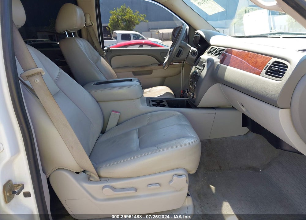 2011 GMC YUKON SLT VIN: 1GKS1CE00BR173598
