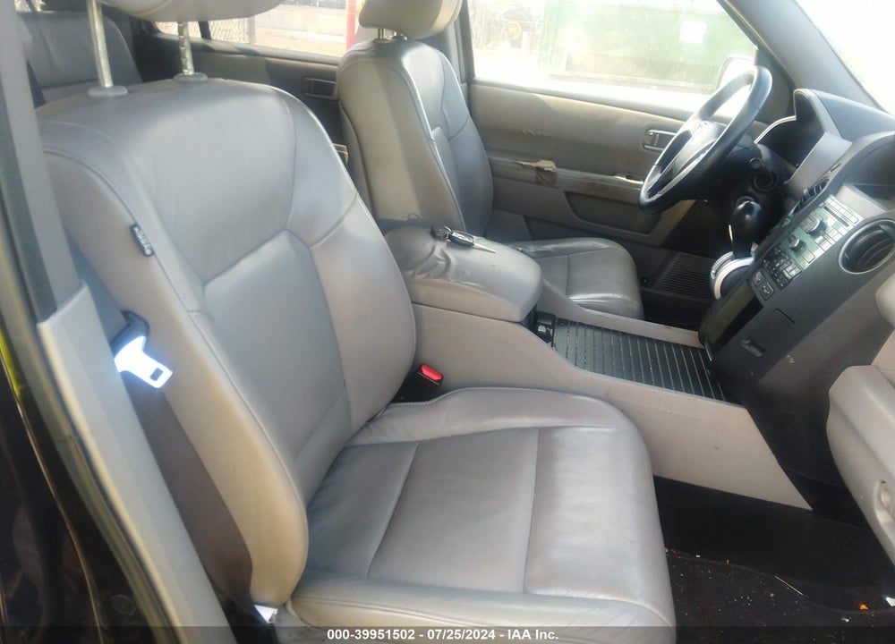 2011 HONDA PILOT EX-L VIN: 5FNYF4H58BB010563