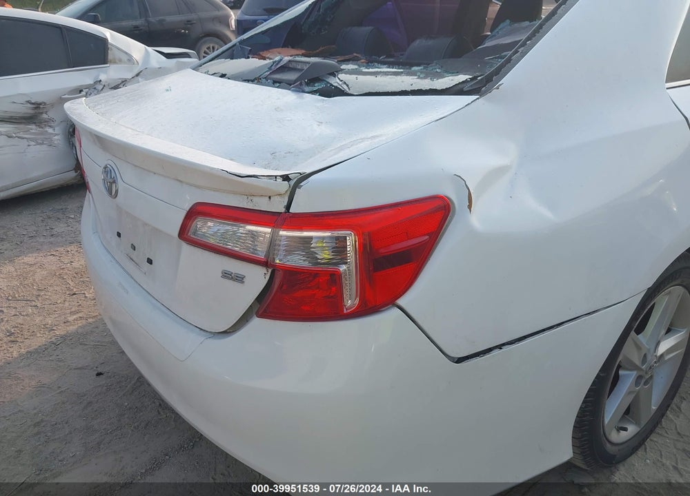 2014 TOYOTA CAMRY SE VIN: 4T1BF1FK1EU422599