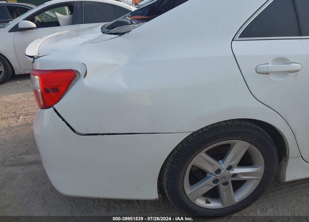 2014 TOYOTA CAMRY SE VIN: 4T1BF1FK1EU422599