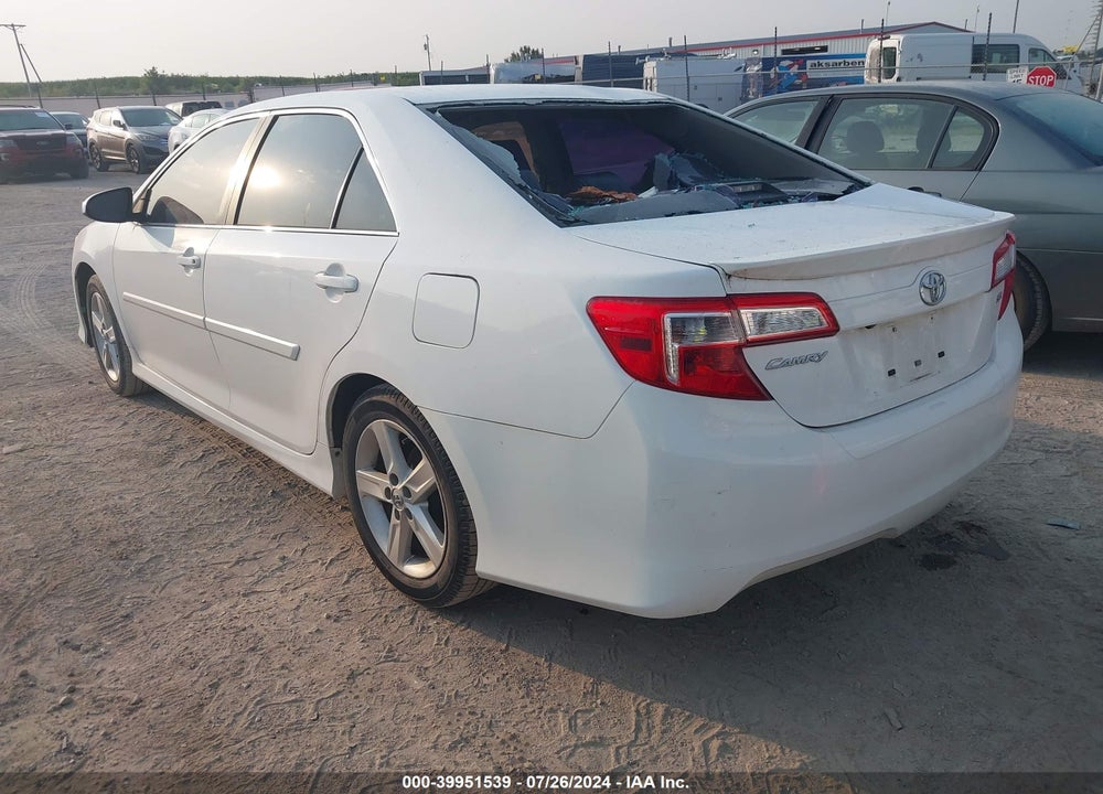 2014 TOYOTA CAMRY SE VIN: 4T1BF1FK1EU422599