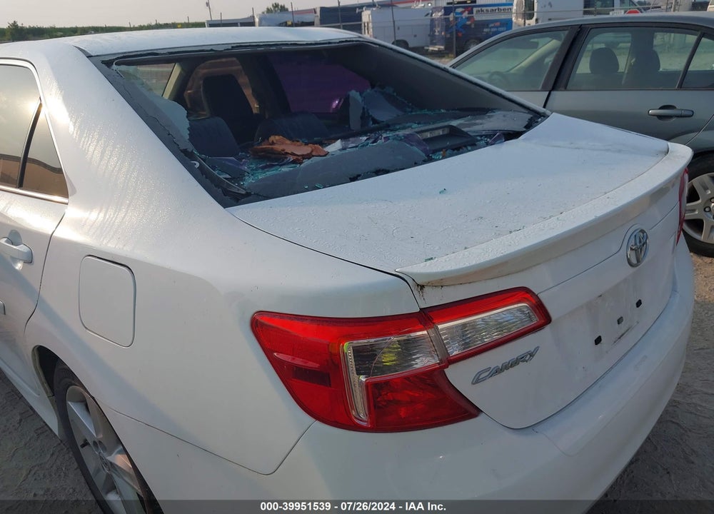 2014 TOYOTA CAMRY SE VIN: 4T1BF1FK1EU422599