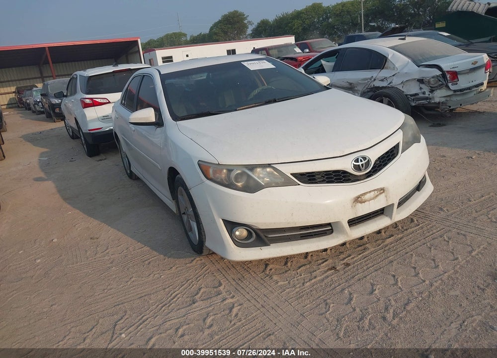 2014 TOYOTA CAMRY SE VIN: 4T1BF1FK1EU422599