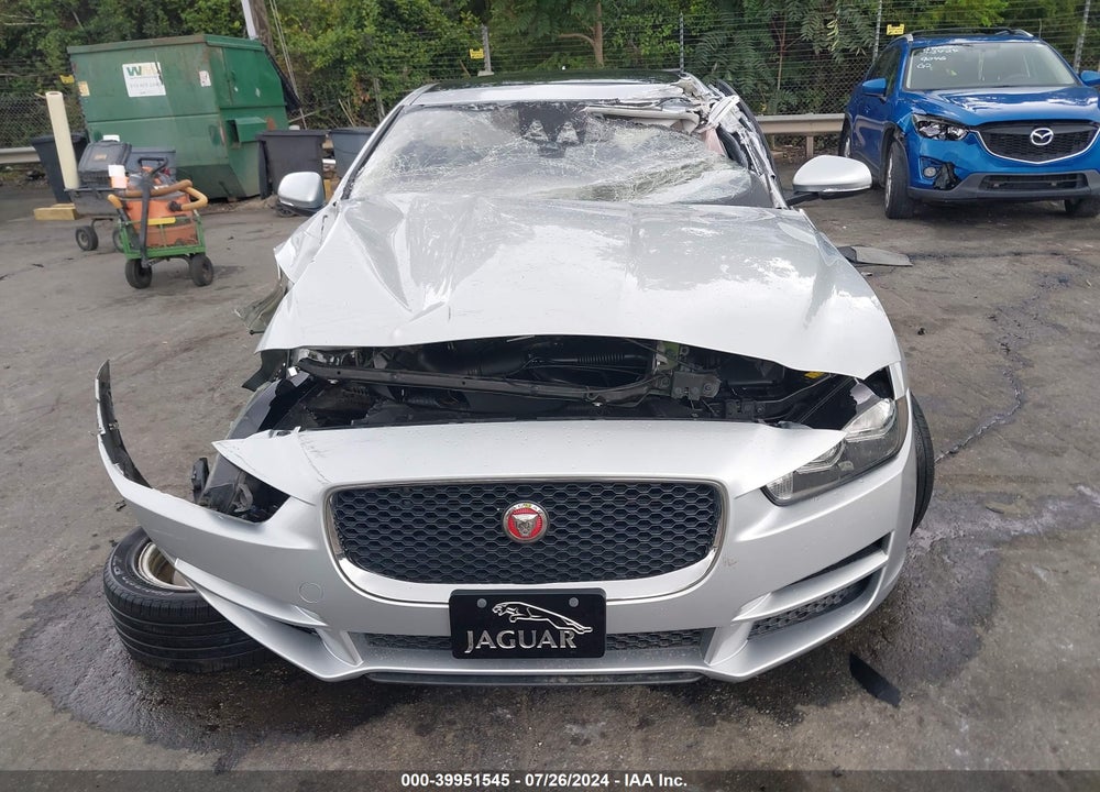2017 JAGUAR XE VIN: SAJAR4BG5HA964810