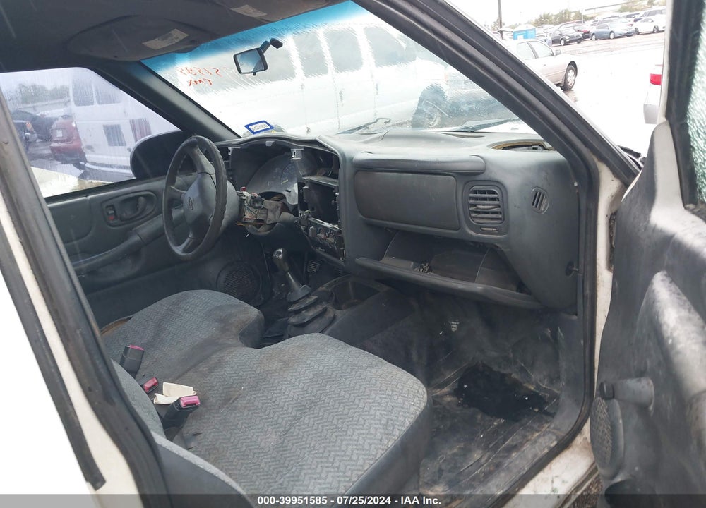 2000 CHEVROLET S-10 VIN: 1GCCS1440YK160681