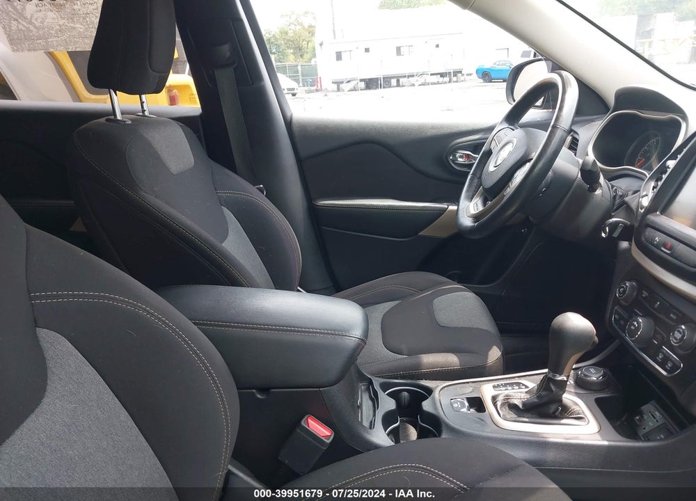 2018 JEEP CHEROKEE LATITUDE TECH CONNECT 4X4 VIN: 1C4PJMCB3JD599549