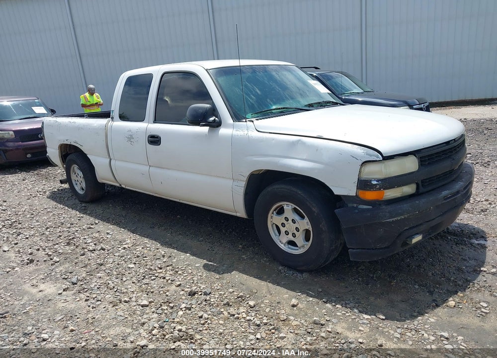 2002 CHEVROLET SILVERADO 1500 LS VIN: 2GCEC19VX21100681