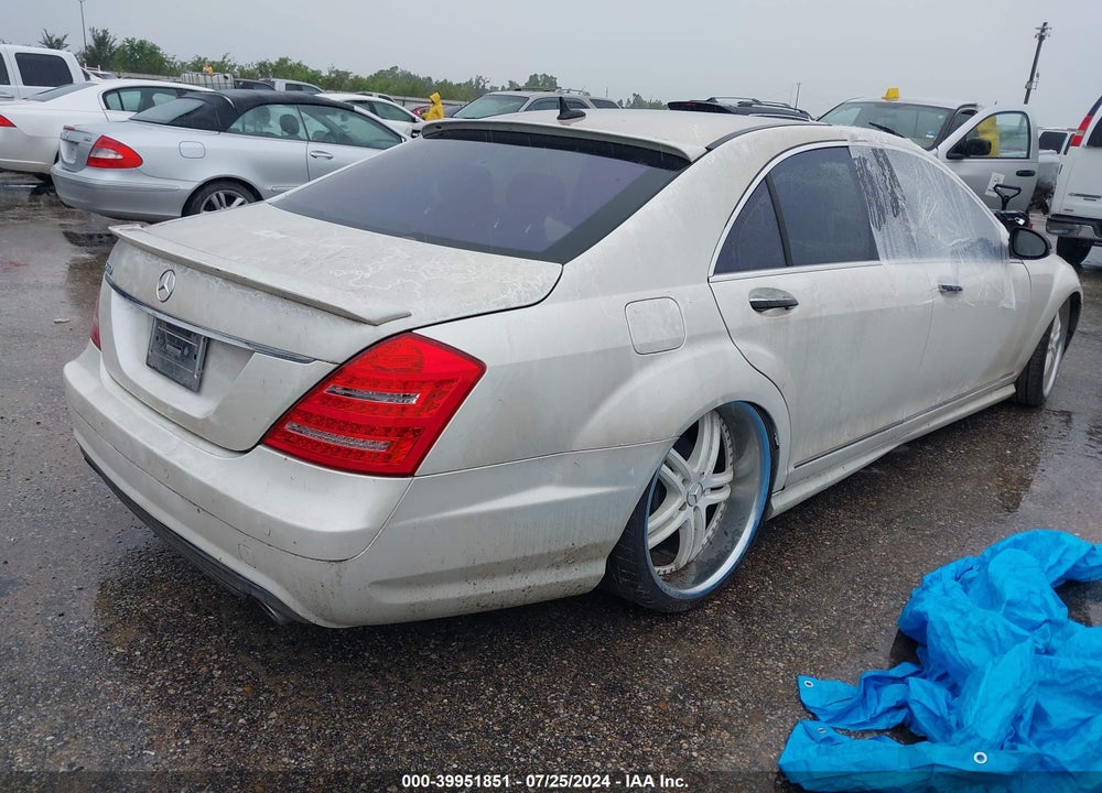 2007 MERCEDES-BENZ S 550 VIN: WDDNG71X87A115736