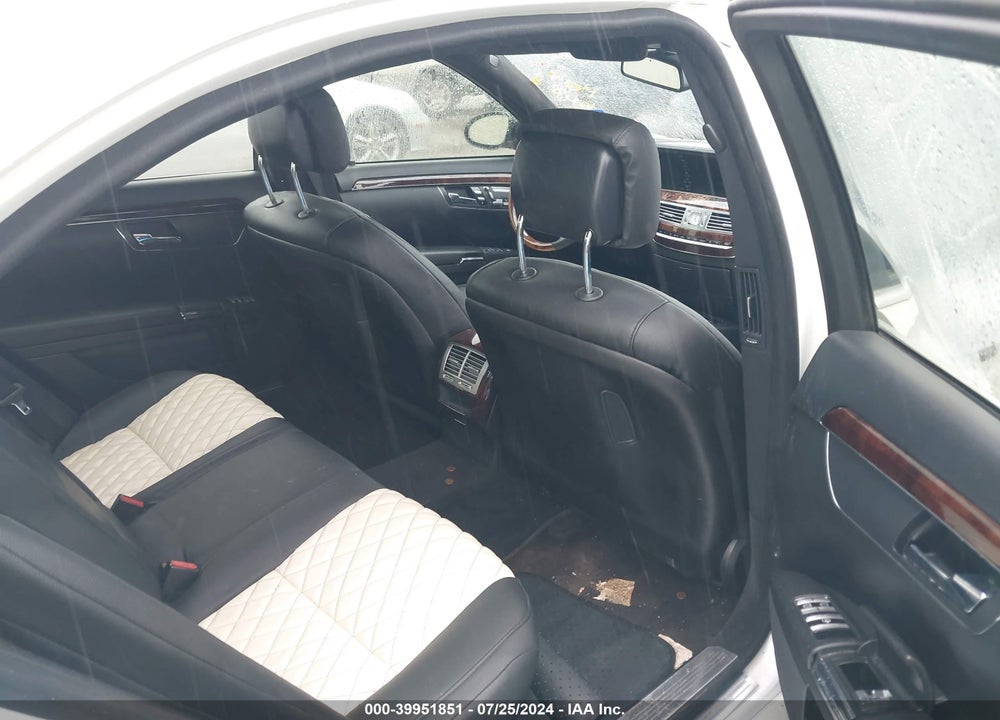 2007 MERCEDES-BENZ S 550 VIN: WDDNG71X87A115736
