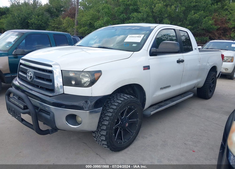 2011 TOYOTA TUNDRA GRADE 5.7L V8 VIN: 5TFRY5F12BX106702
