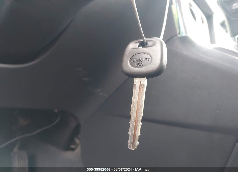 2005 TOYOTA MATRIX/XR VIN: 2T1KR32E75C341031