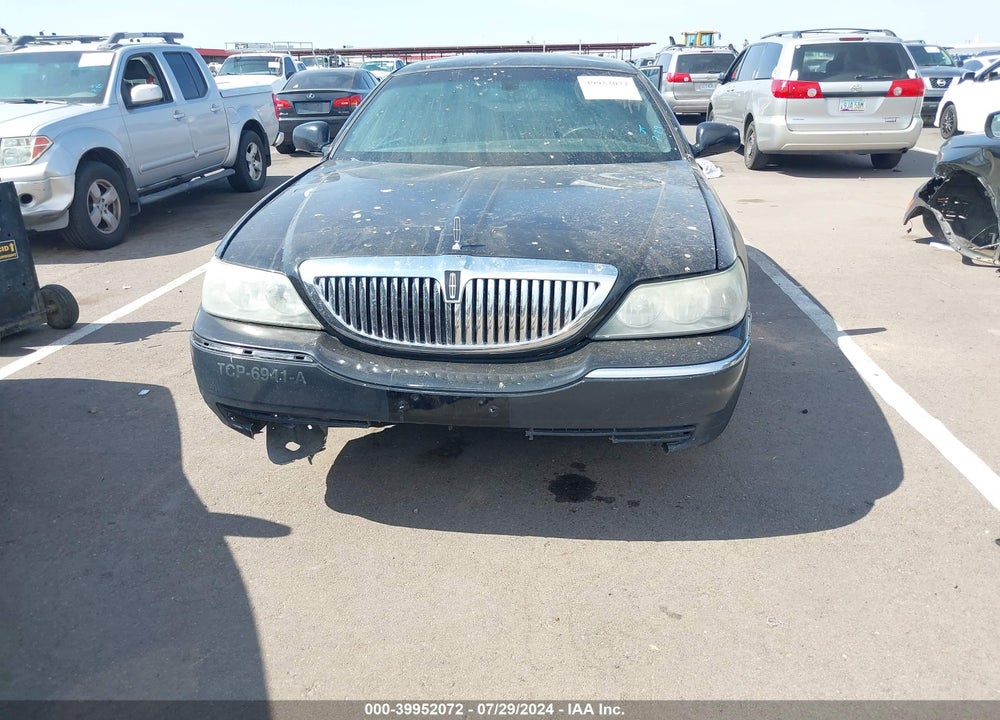 2011 LINCOLN TOWN CAR EXECUTIVE L VIN: 2LNBL8EV0BX753465