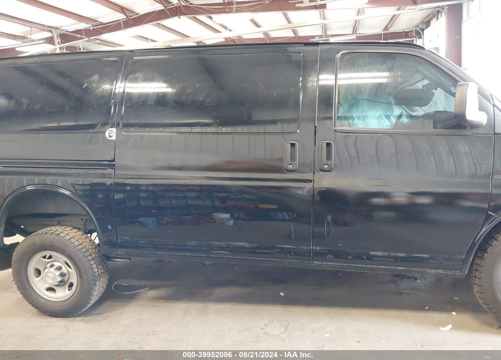 2017 CHEVROLET EXPRESS 2500 VIN: 1GCWGAFF7H1140527