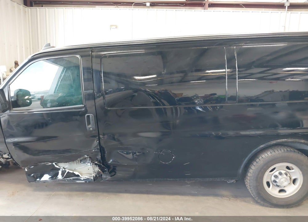 2017 CHEVROLET EXPRESS 2500 VIN: 1GCWGAFF7H1140527