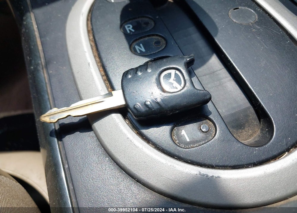2005 MAZDA TRIBUTE S VIN: 4F2CZ96165KM22440