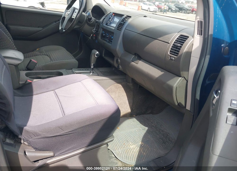2005 NISSAN FRONTIER LE VIN: 1N6AD06U05C403594