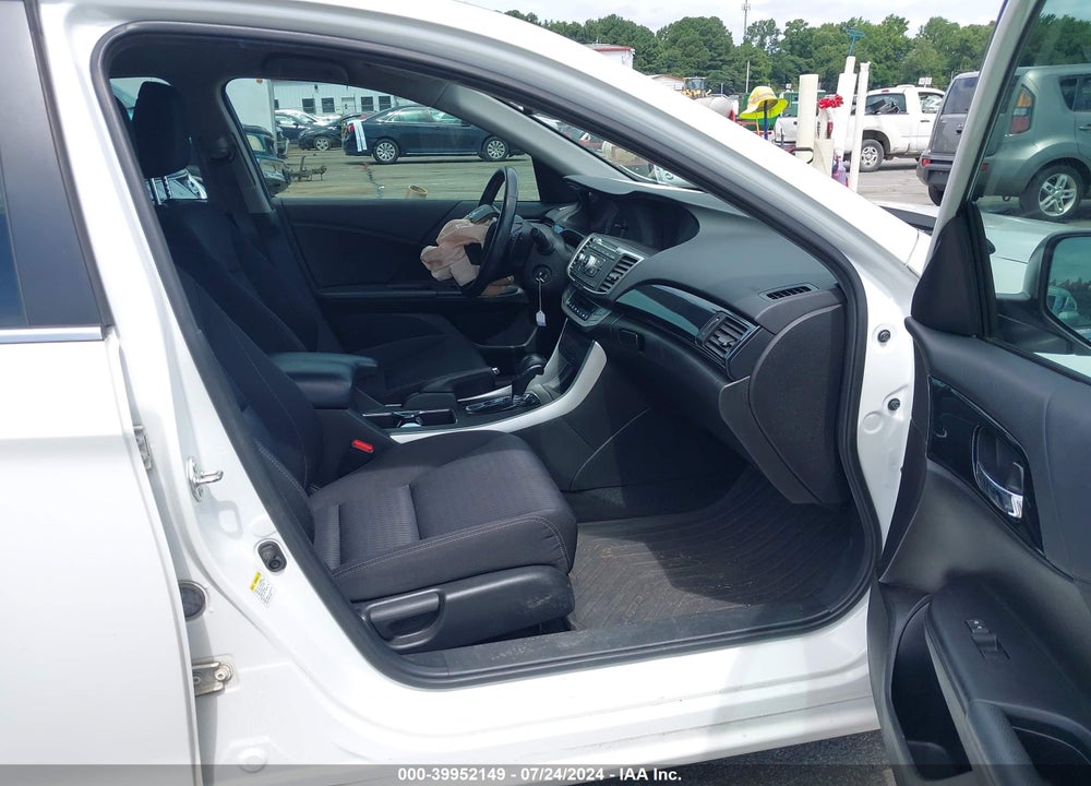 2015 HONDA ACCORD SPORT VIN: 1HGCR2F52FA215224