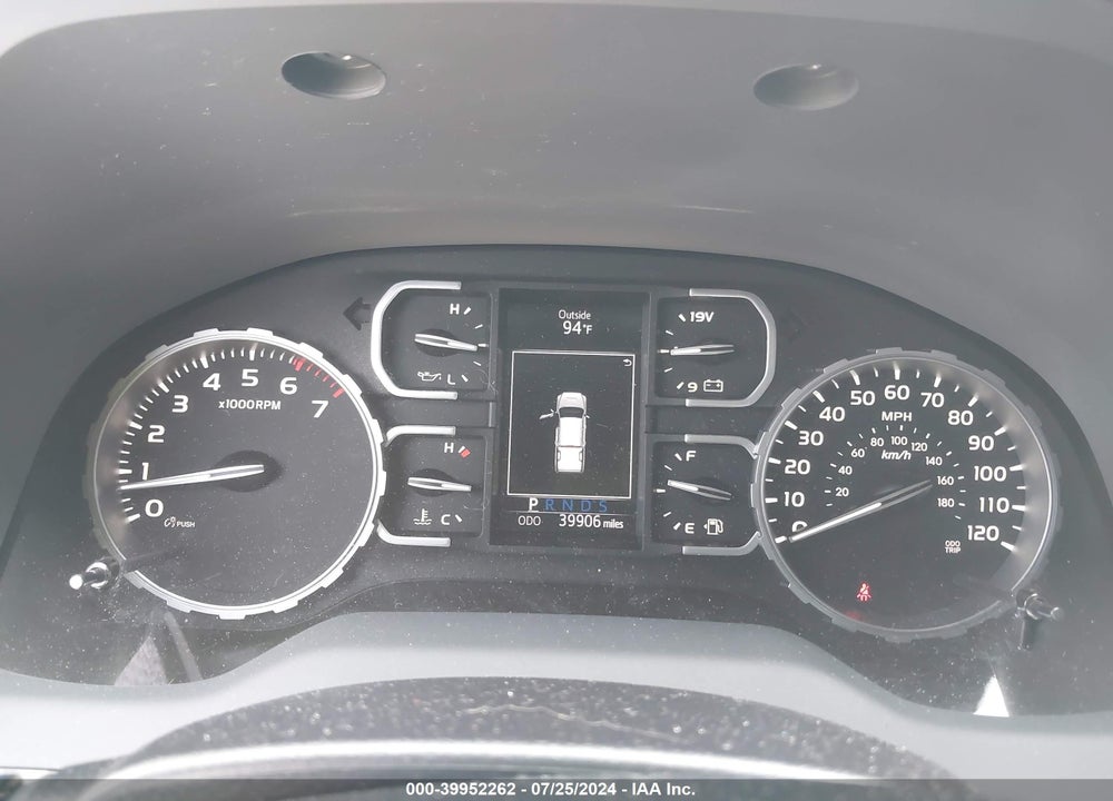 2018 TOYOTA TUNDRA SR5 5.7L V8 VIN: 5TFDW5F11JX769323
