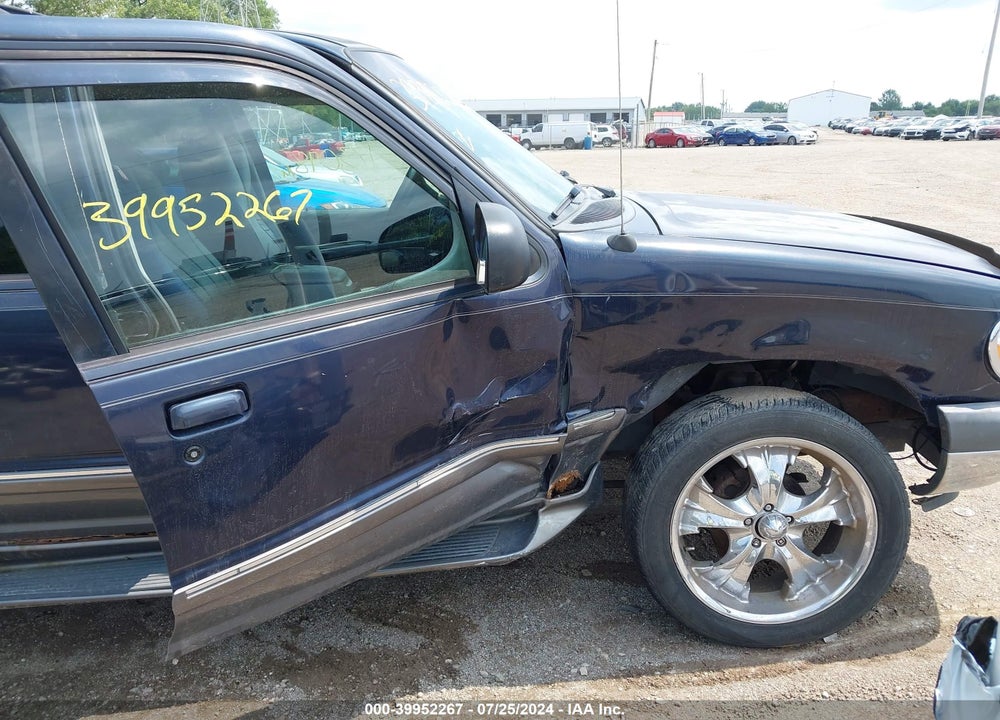 2000 FORD EXPLORER XLT VIN: 1FMZU73E2YZA29515