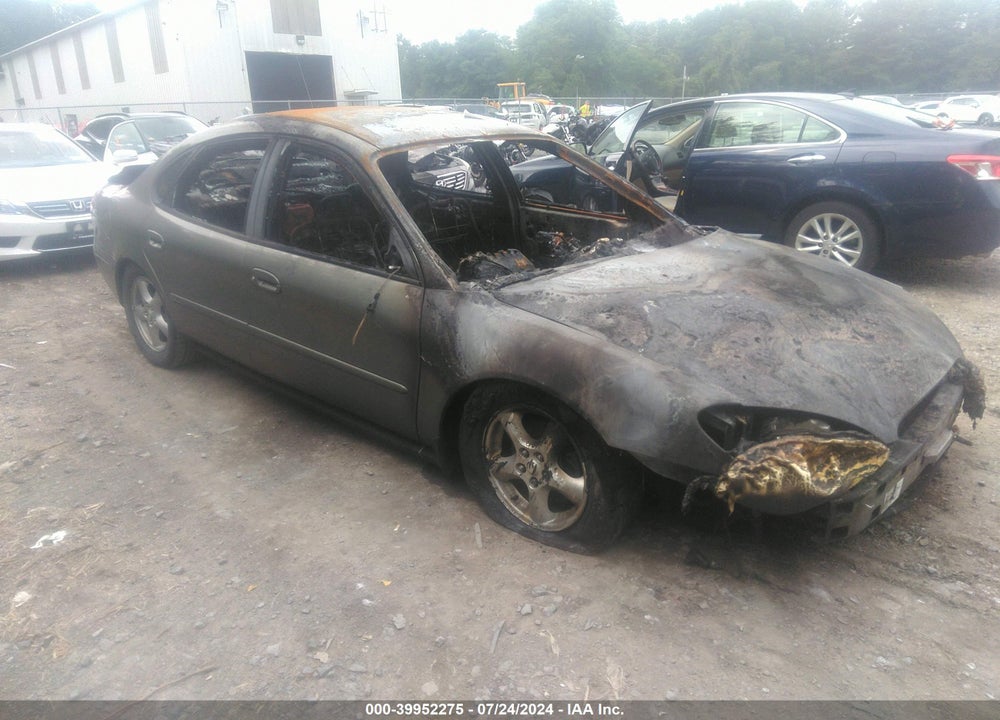 2002 FORD TAURUS SES VIN: 1FAFP55U72G179216