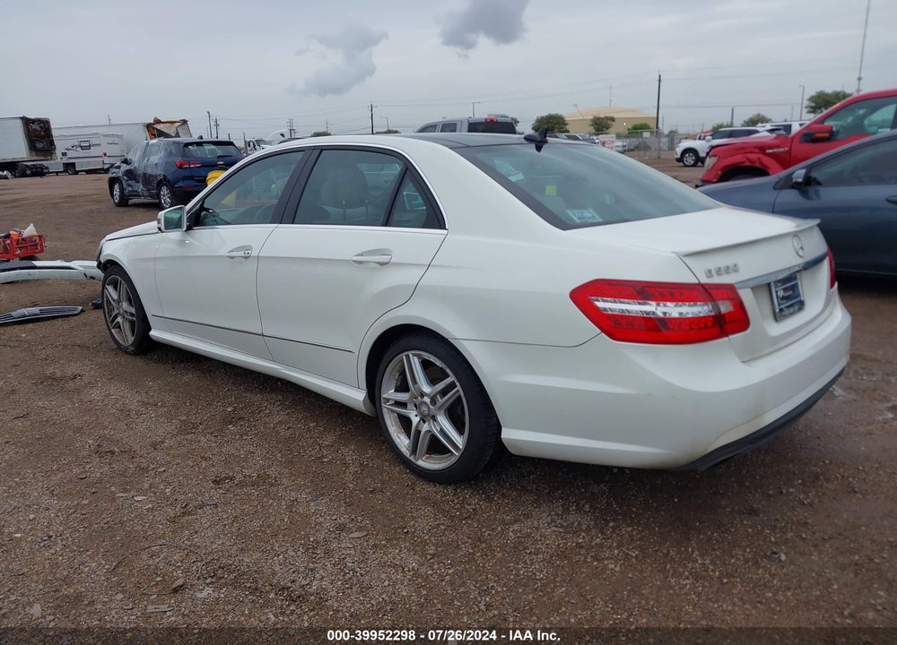 2011 MERCEDES-BENZ E 550 VIN: WDDHF7CB7BA497638