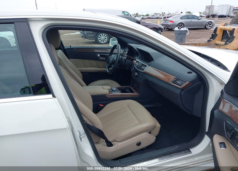 2011 MERCEDES-BENZ E 550 VIN: WDDHF7CB7BA497638