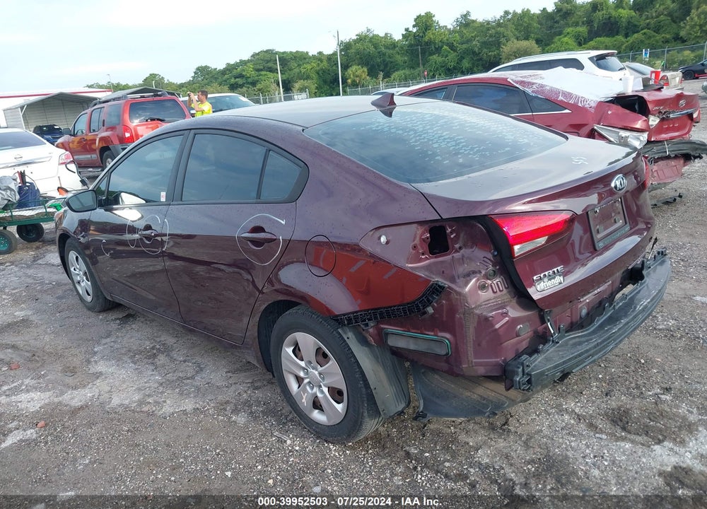 2018 KIA FORTE LX VIN: 3KPFK4A75JE258515