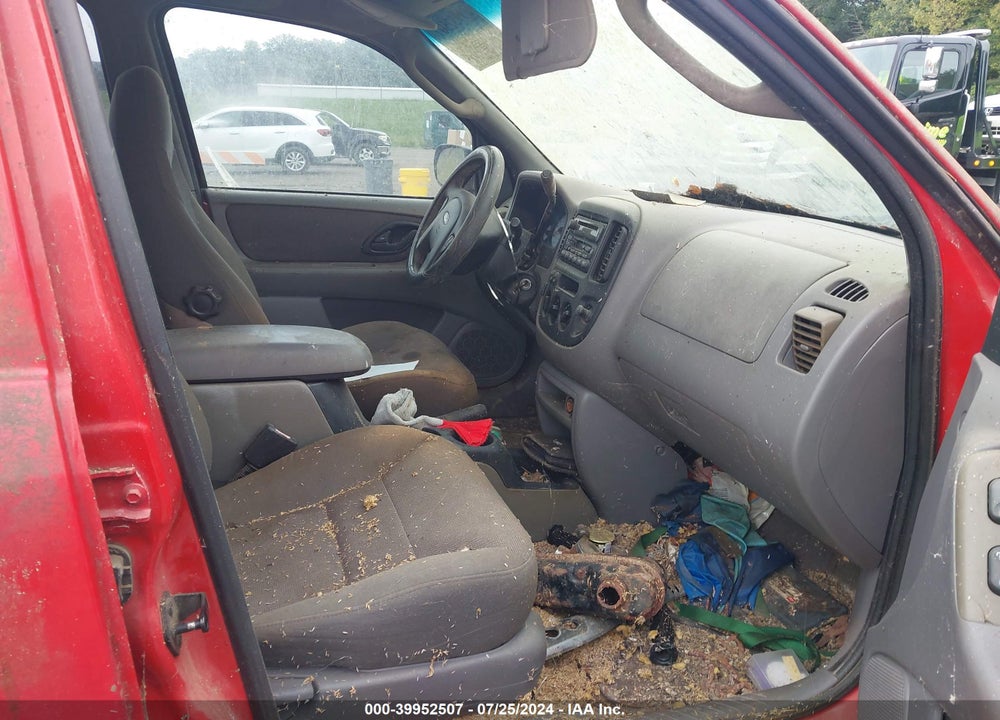 2001 FORD ESCAPE XLT VIN: 1FMYU04131KA35207