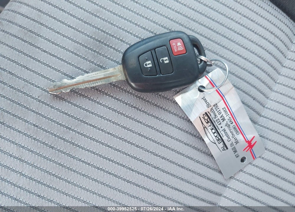 2015 TOYOTA RAV4 XLE VIN: 2T3RFREV9FW233684